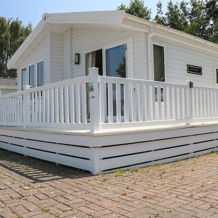 The Goodwood Lodge Чичестер Экстерьер фото