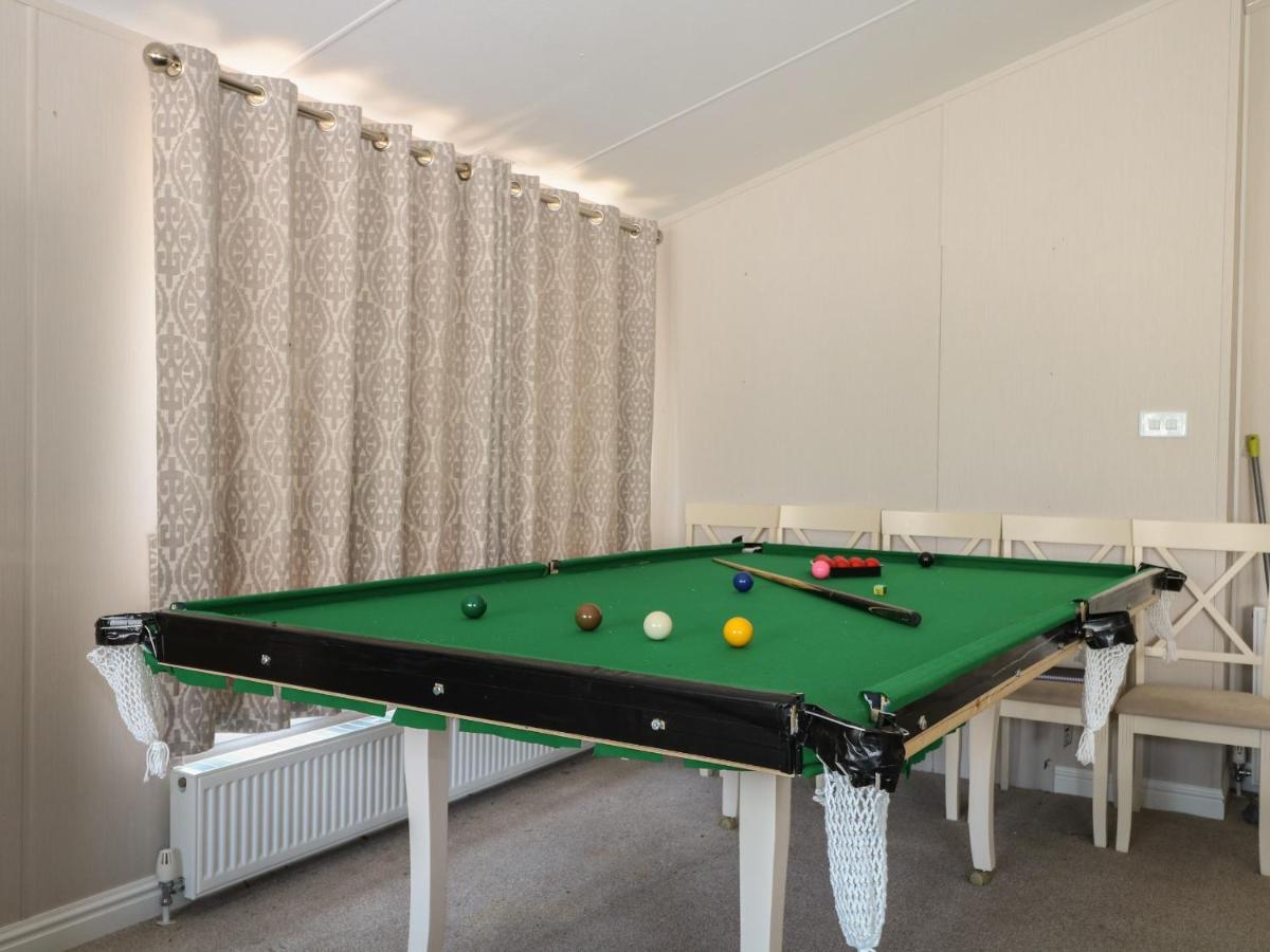 The Goodwood Lodge Чичестер Экстерьер фото